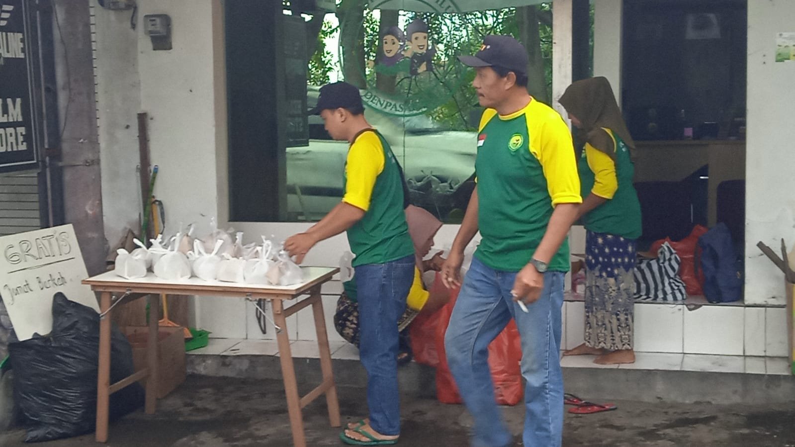Dokumentasi kegiatan Jumat Berkah Yayasan Ghiroh Kafilul Yatim, foto 3.