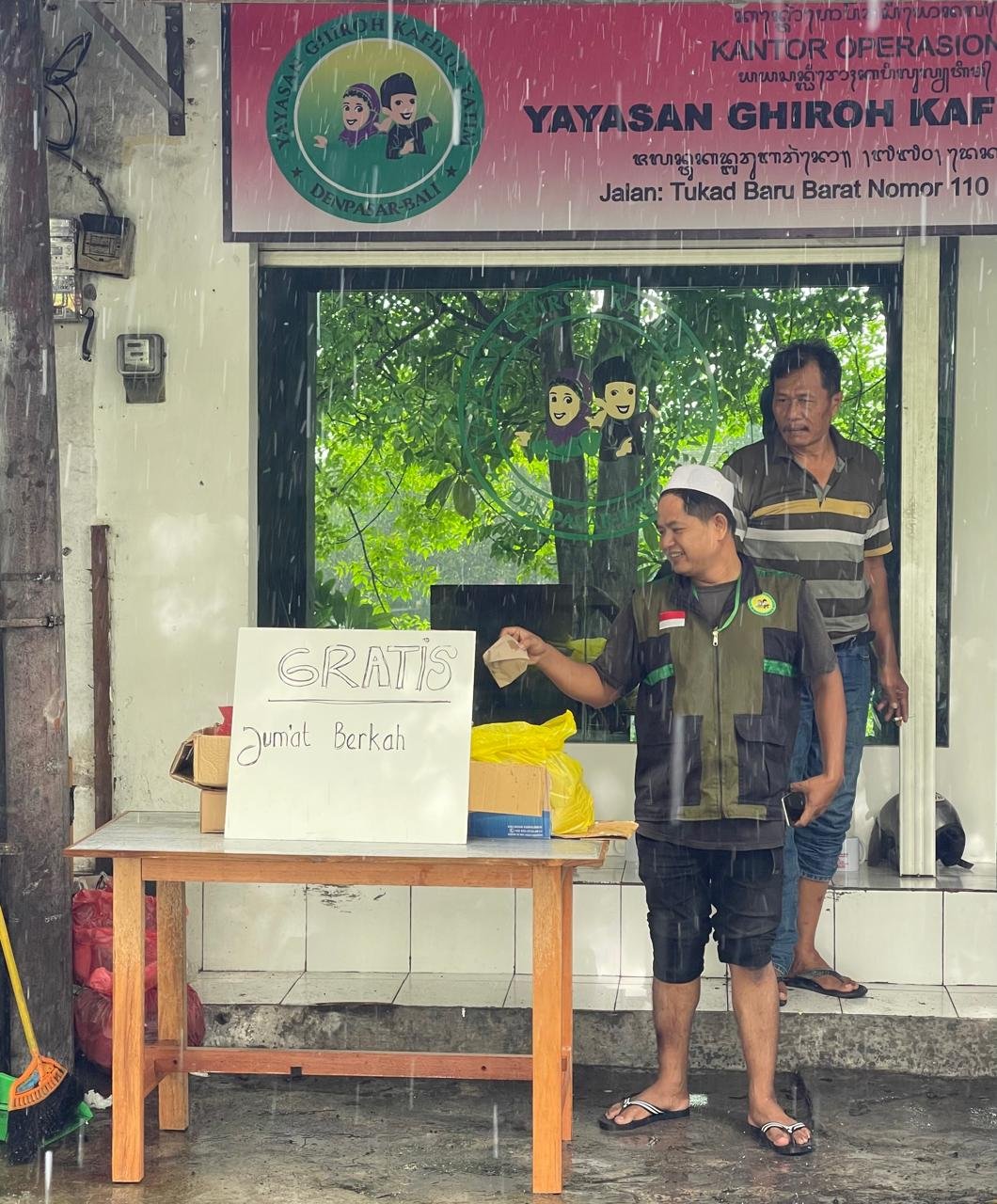 Dokumentasi kegiatan Jumat Berkah Yayasan Ghiroh Kafilul Yatim, foto 7.